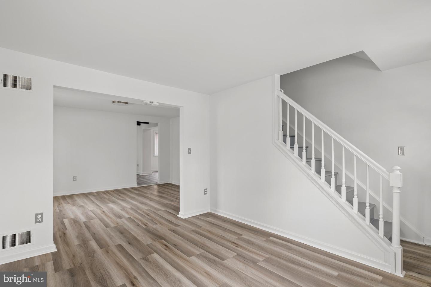 8401 CENTRAL AVE
