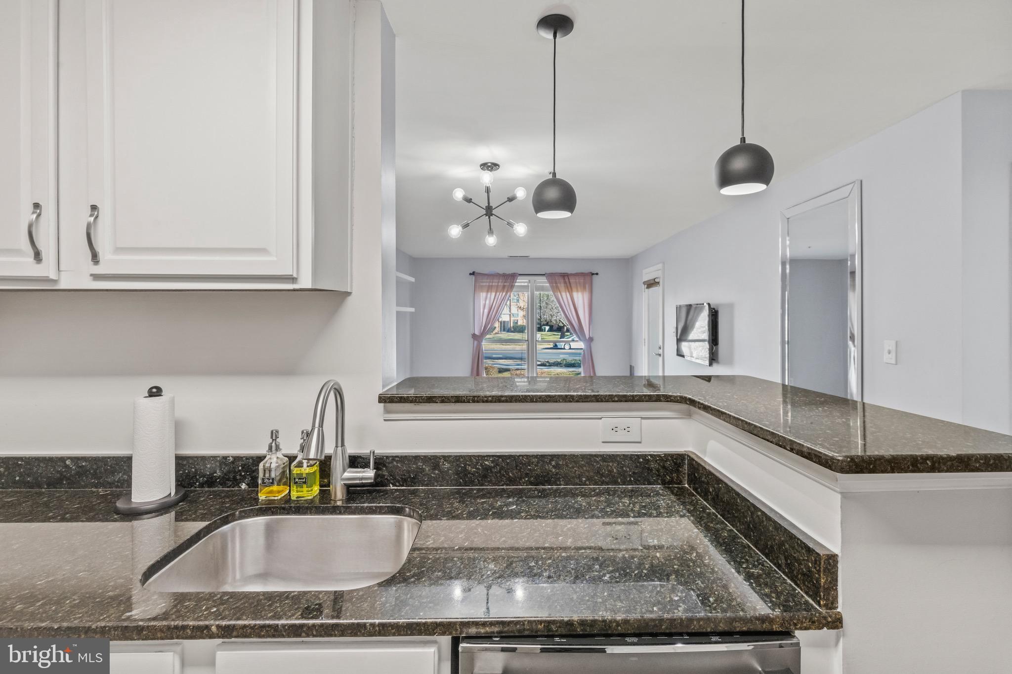 3175 SUMMIT SQUARE DR #5-A12