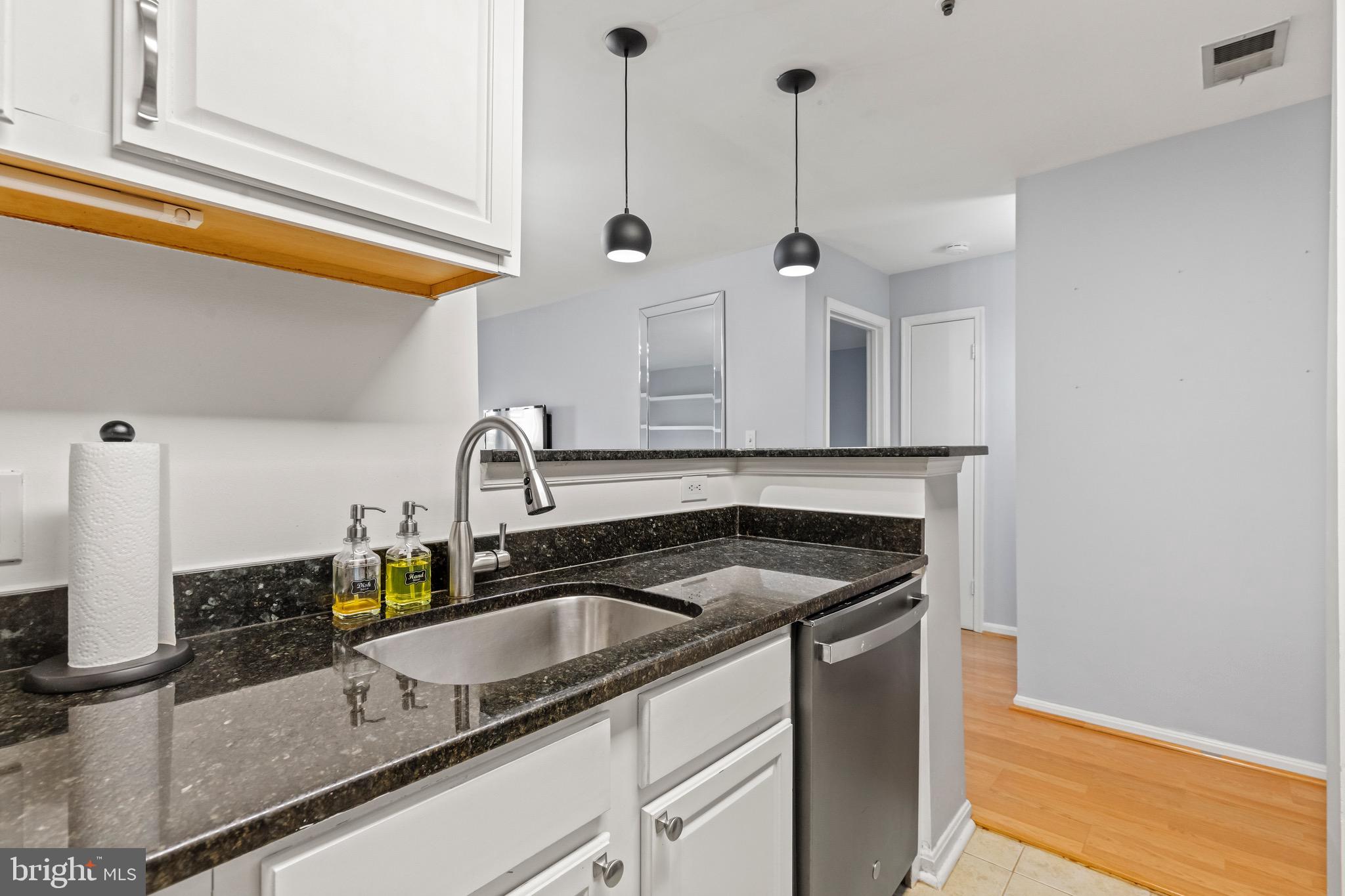 3175 SUMMIT SQUARE DR #5-A12
