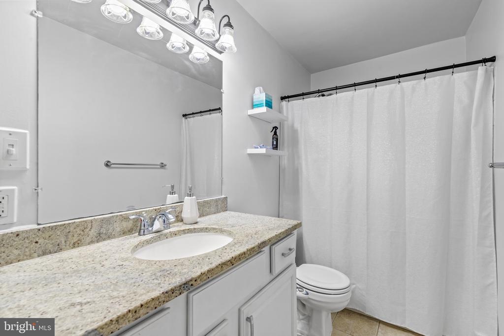 3175 SUMMIT SQUARE DR #5-A12
