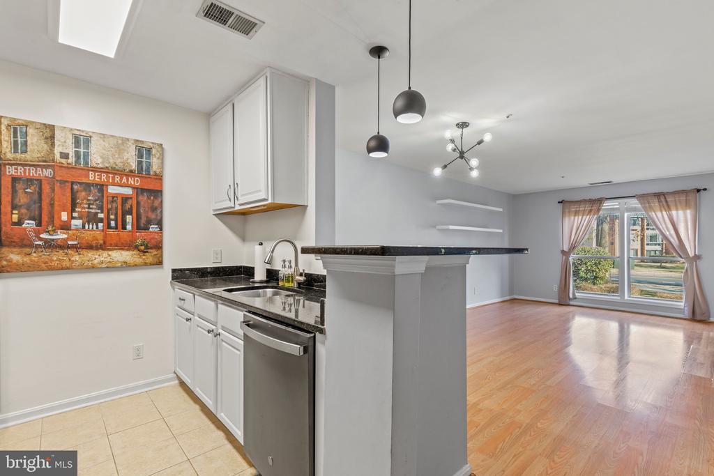 3175 SUMMIT SQUARE DR #5-A12