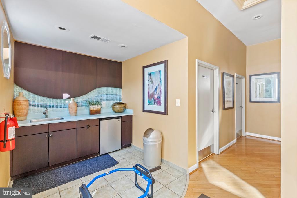 3175 SUMMIT SQUARE DR #5-A12