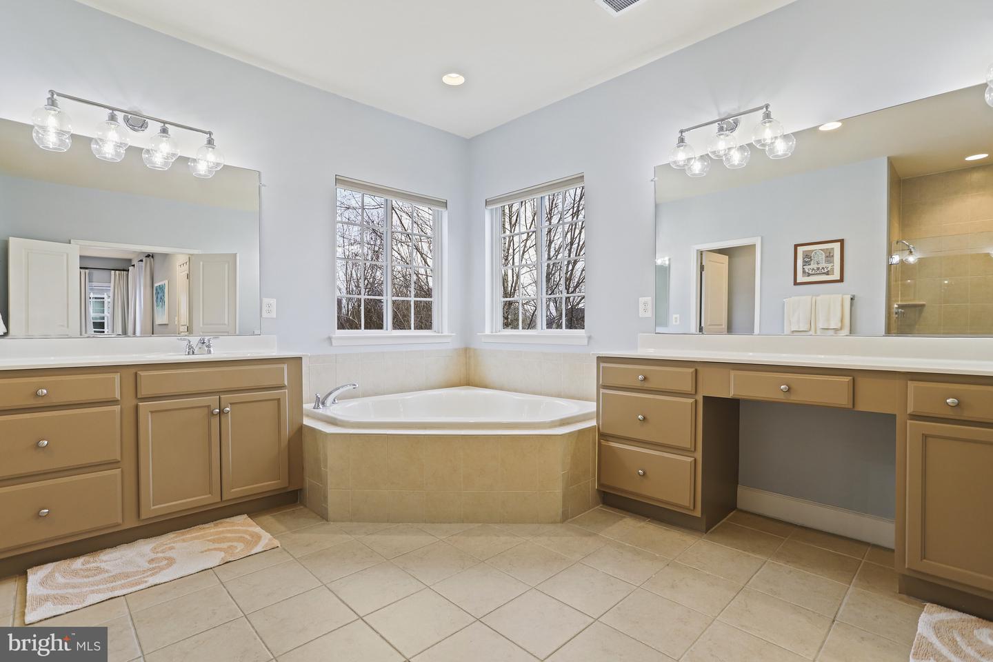 5809 Falls Gate Ct