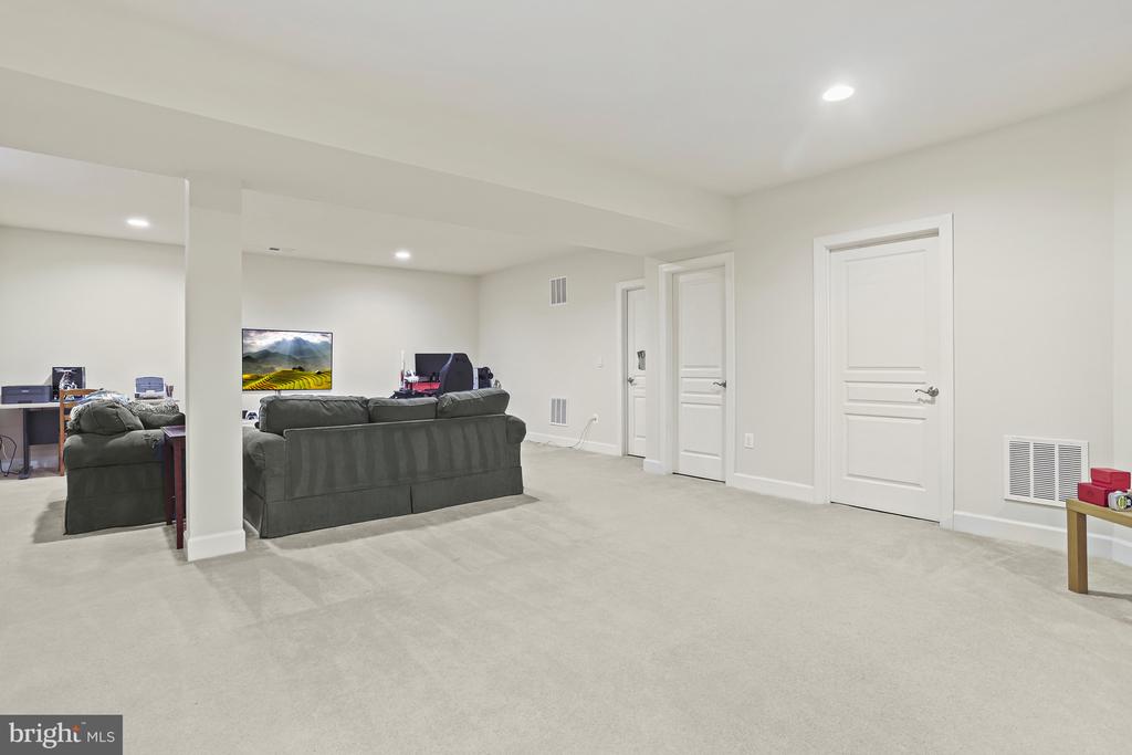 5809 Falls Gate Ct