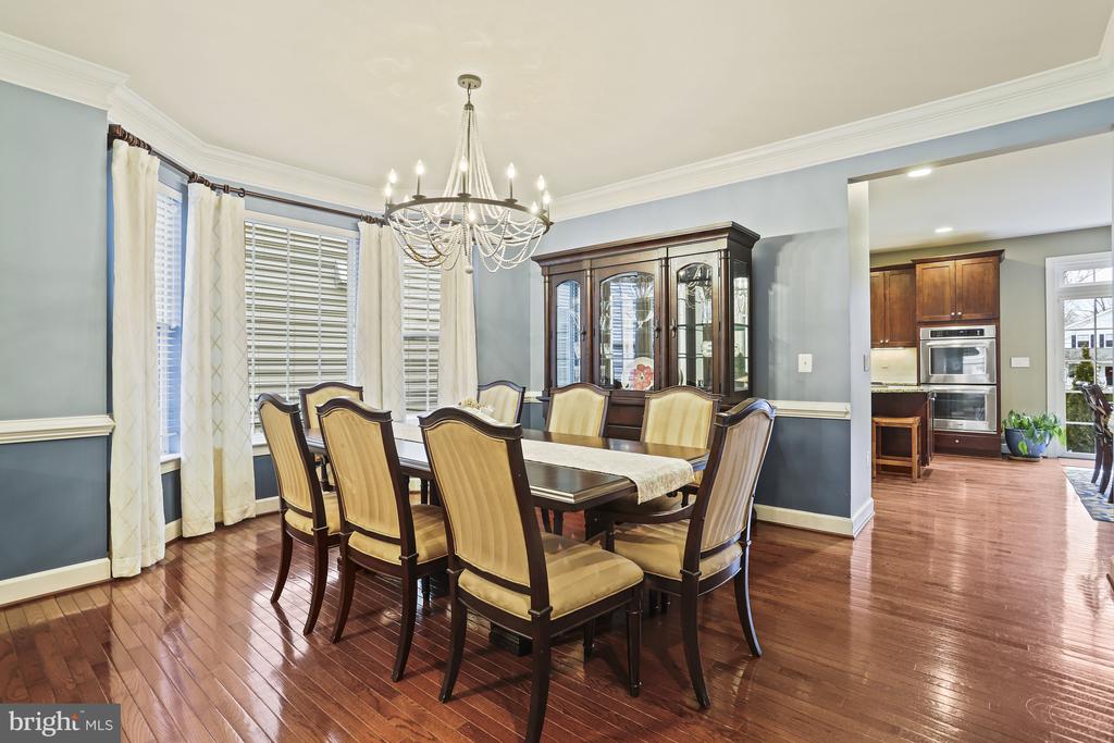 5809 Falls Gate Ct