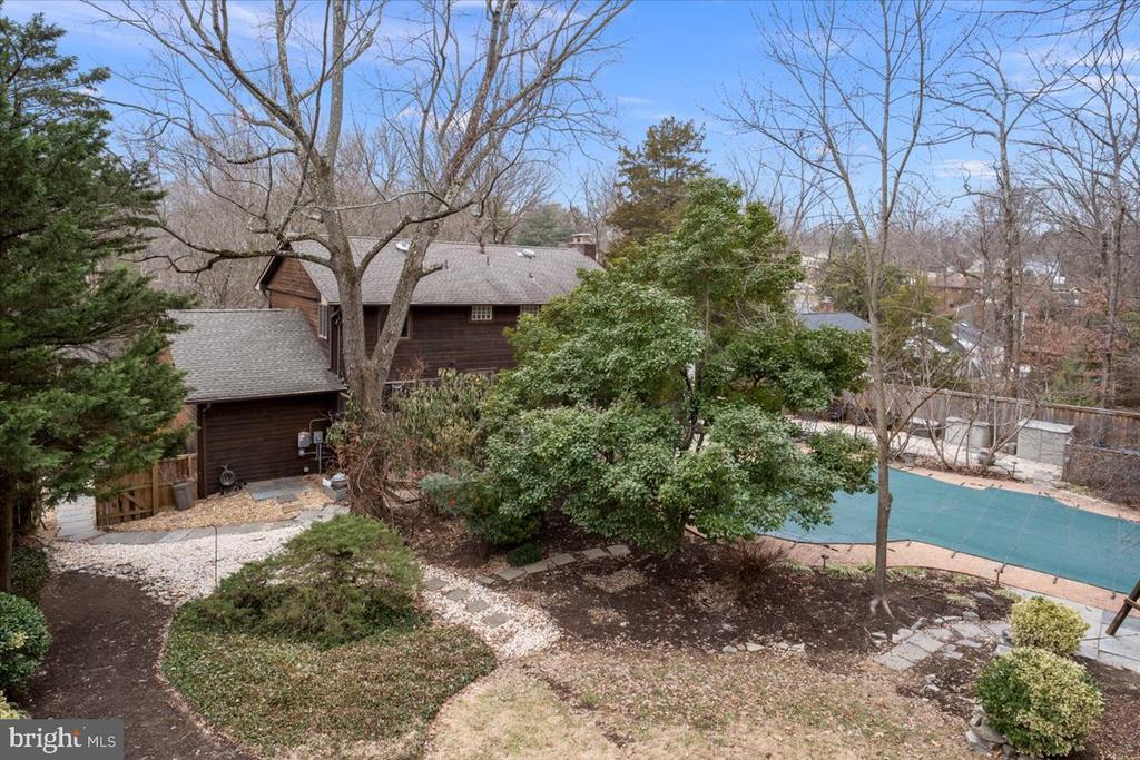 1716 Hollinwood Dr