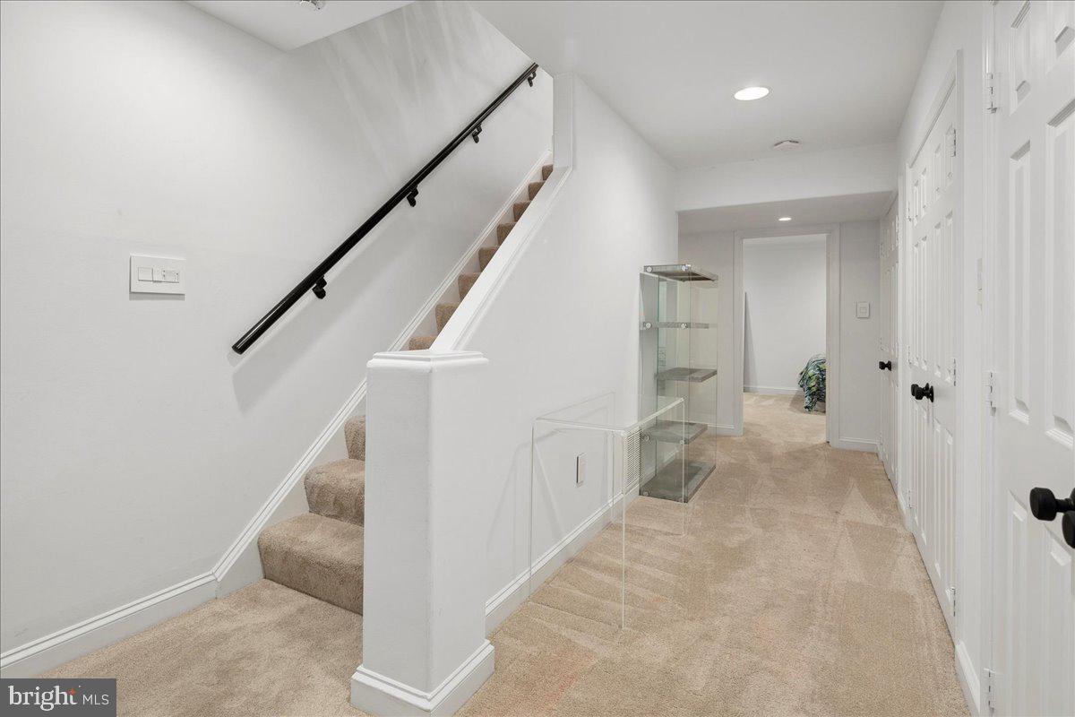 1716 Hollinwood Dr