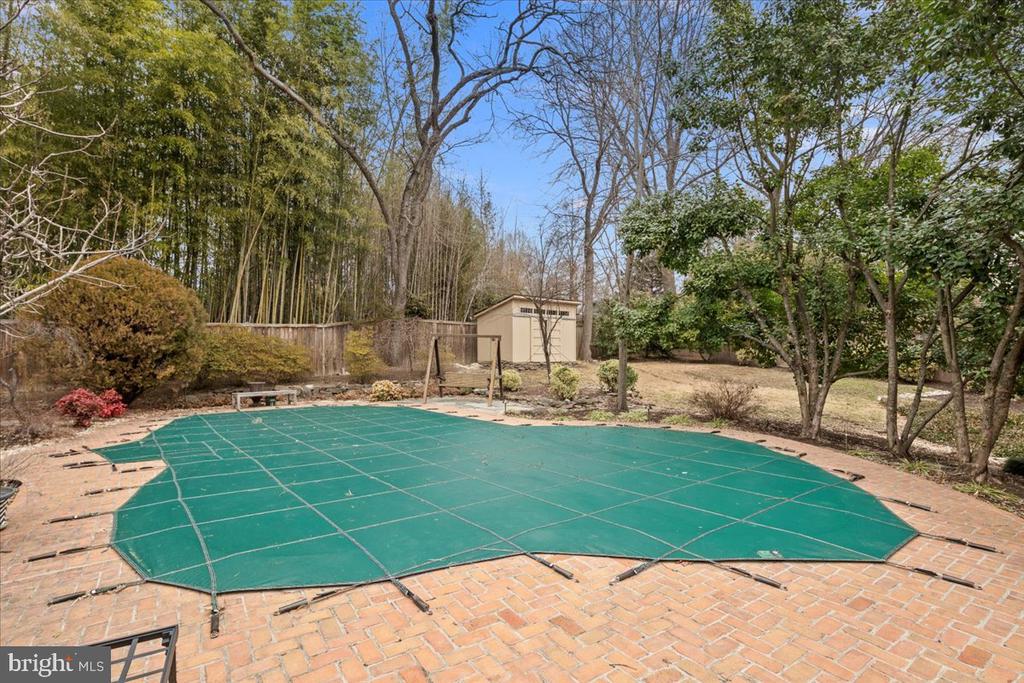 1716 Hollinwood Dr