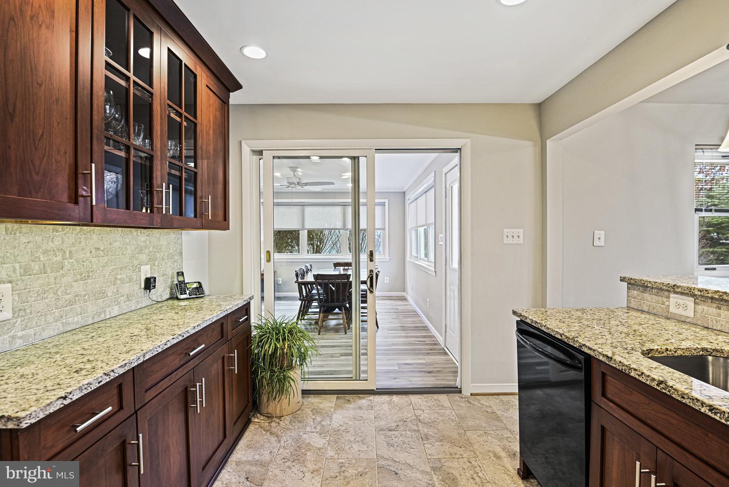 1905 Lamson Pl