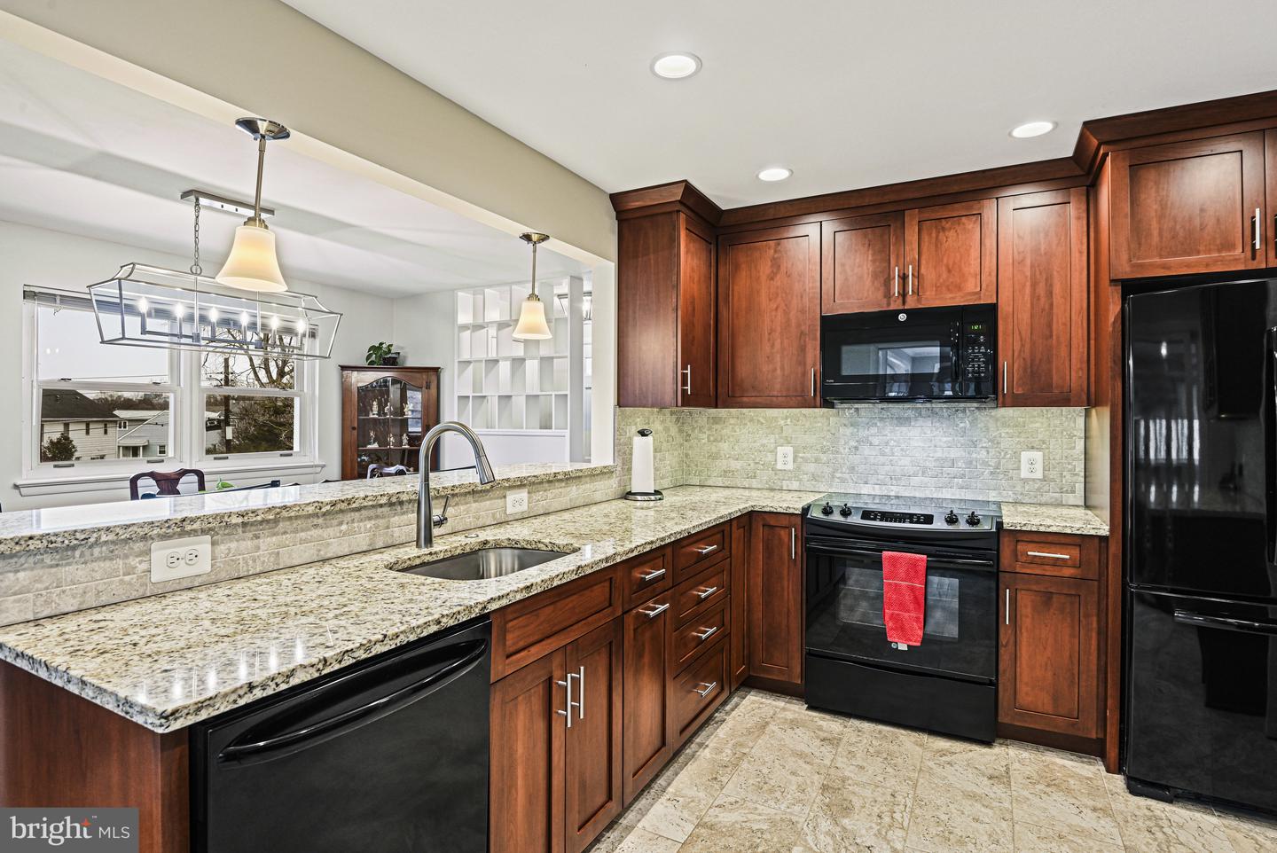 1905 Lamson Pl