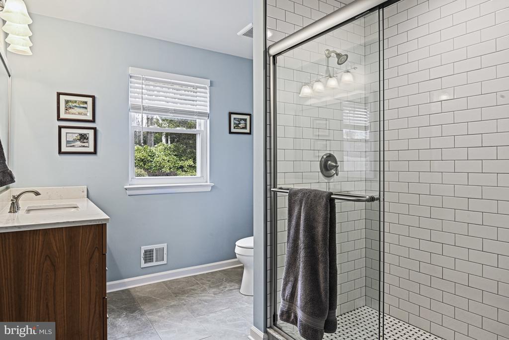 1905 Lamson Pl