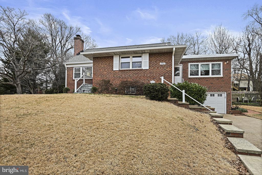 1905 Lamson Pl