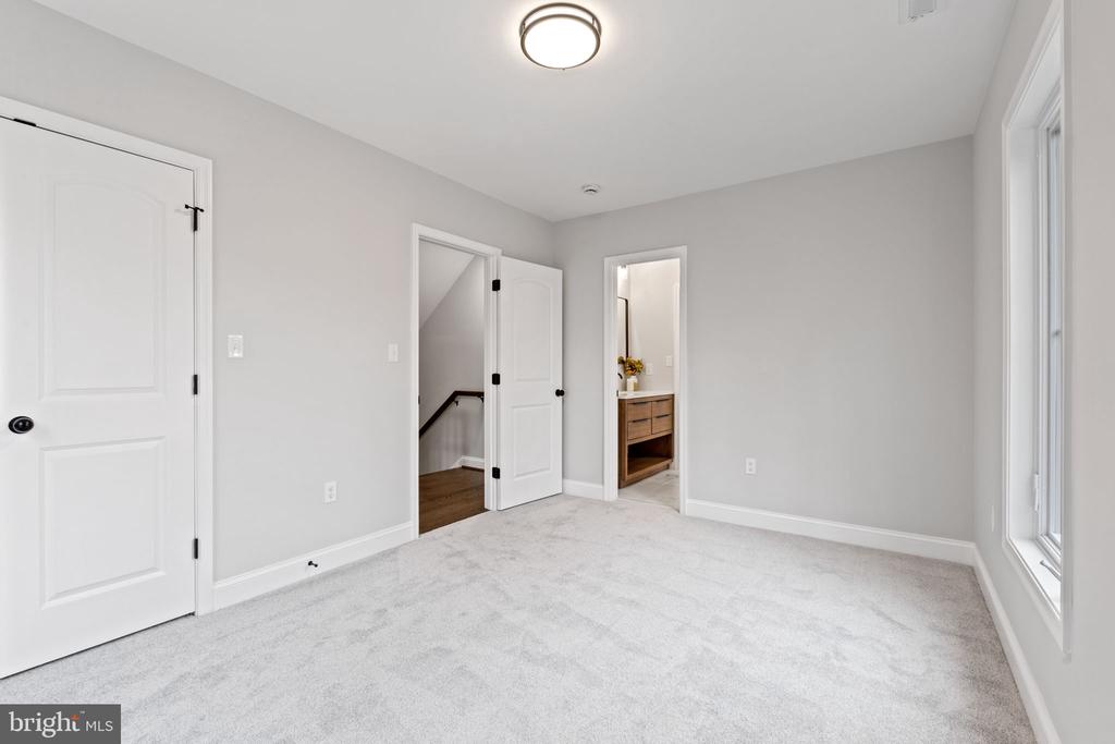 11380 Holly Pl