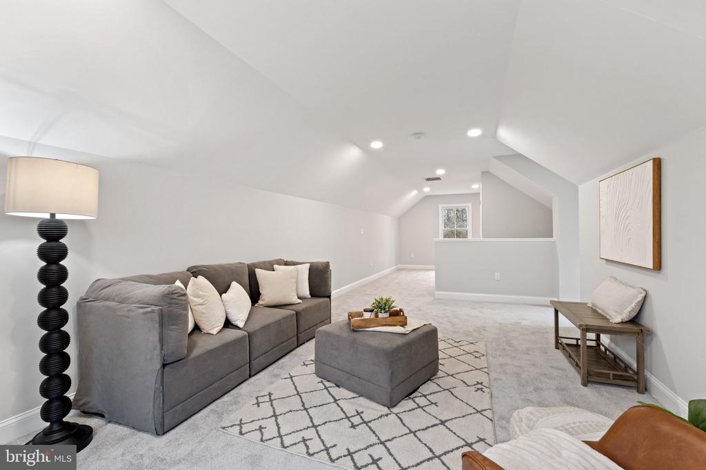 11380 Holly Pl