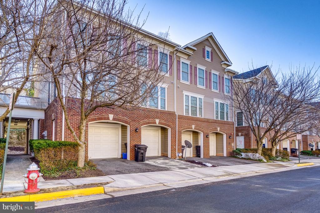 7119 MASON GROVE CT.