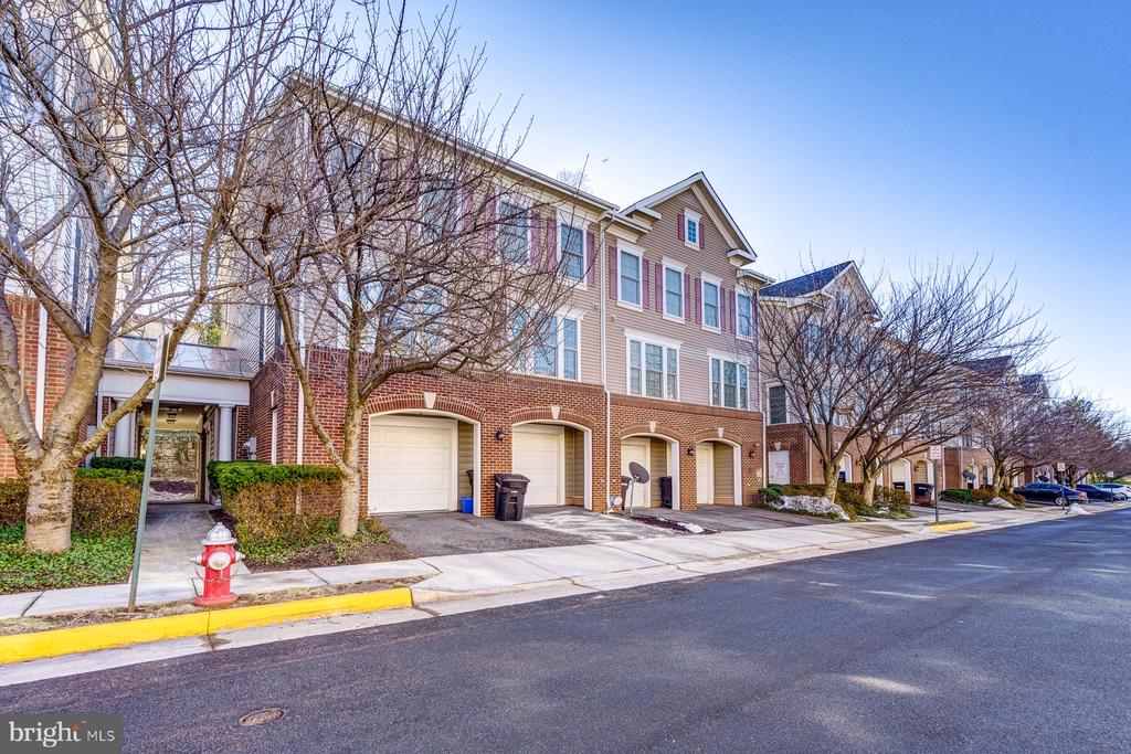 7119 MASON GROVE CT.