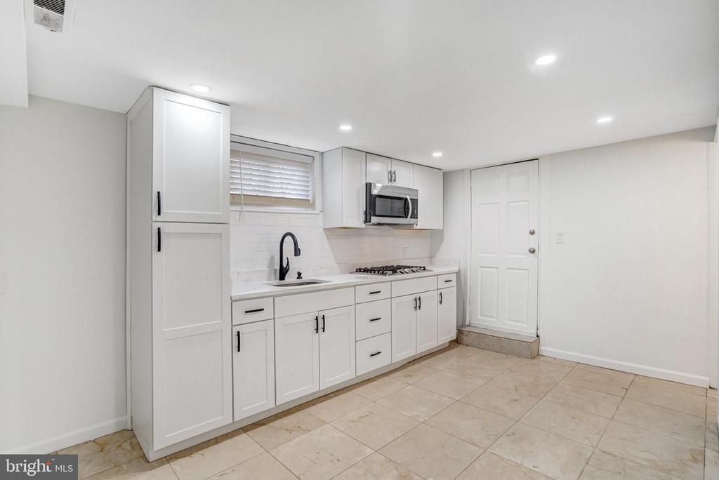2833 Summerfield Rd