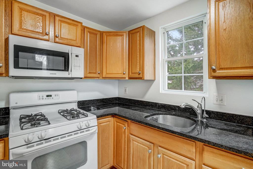 2833 Summerfield Rd