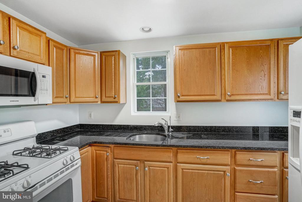 2833 Summerfield Rd