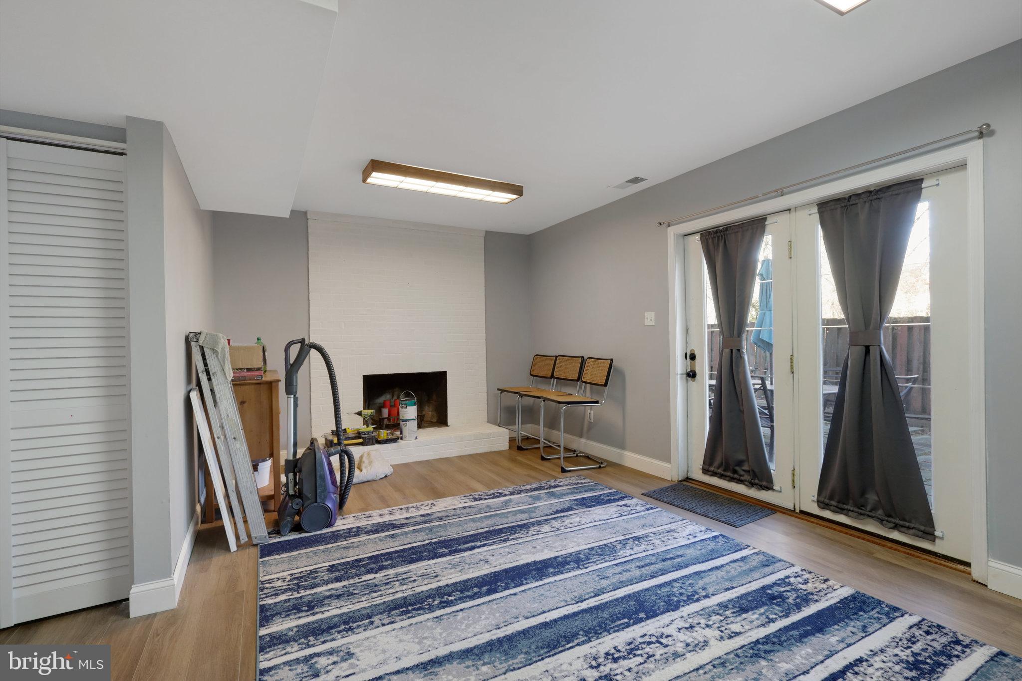 3290 APPLEGATE COURT