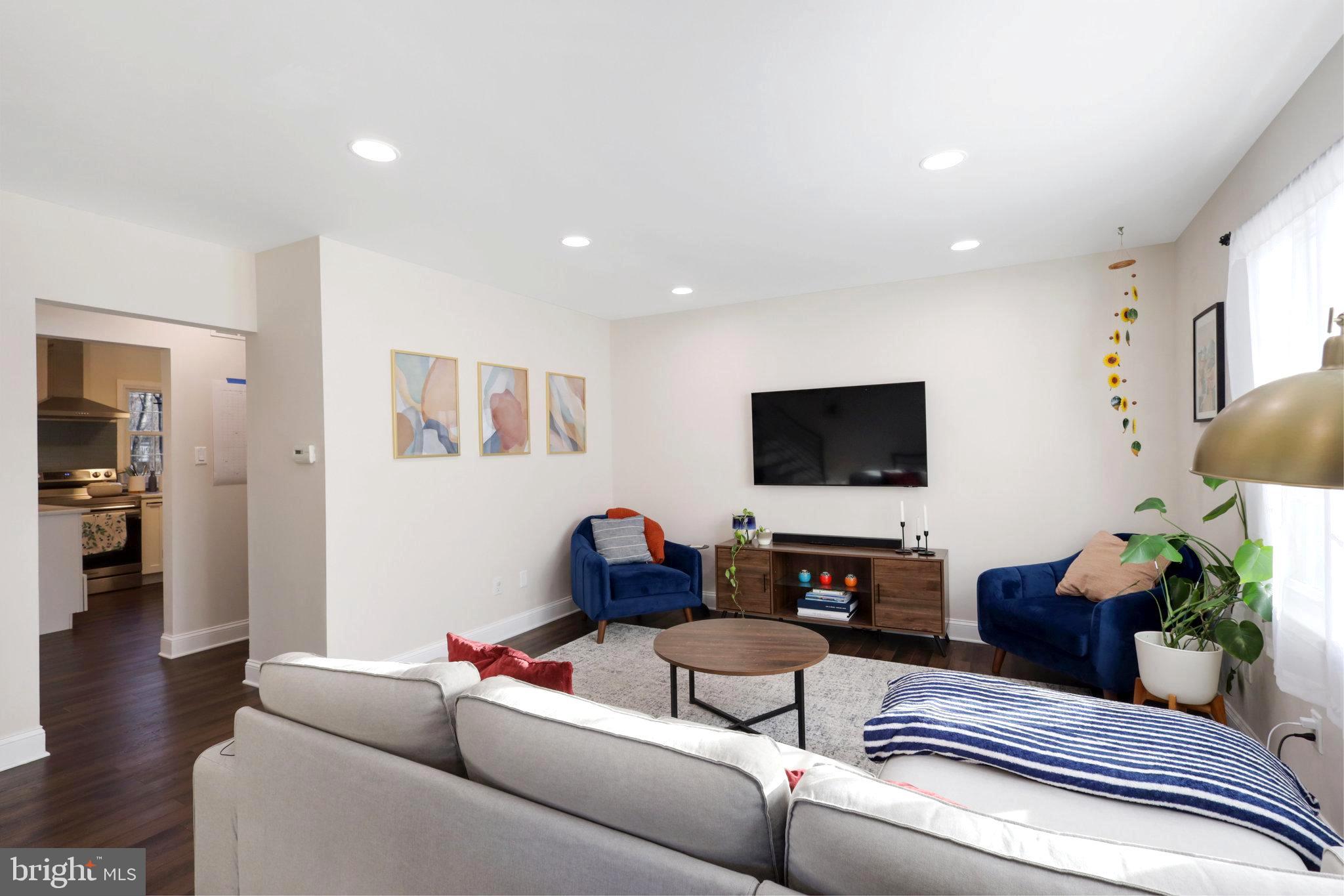 3290 APPLEGATE COURT