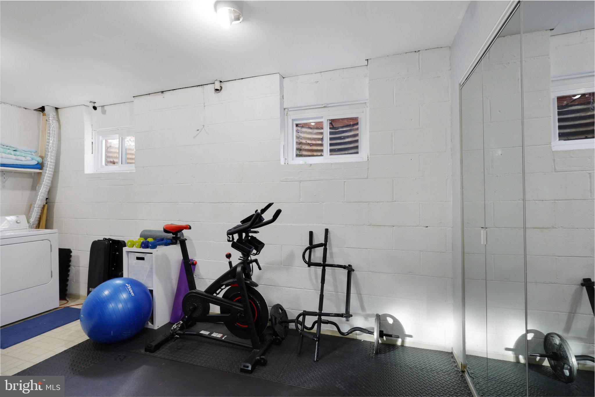 3290 APPLEGATE COURT