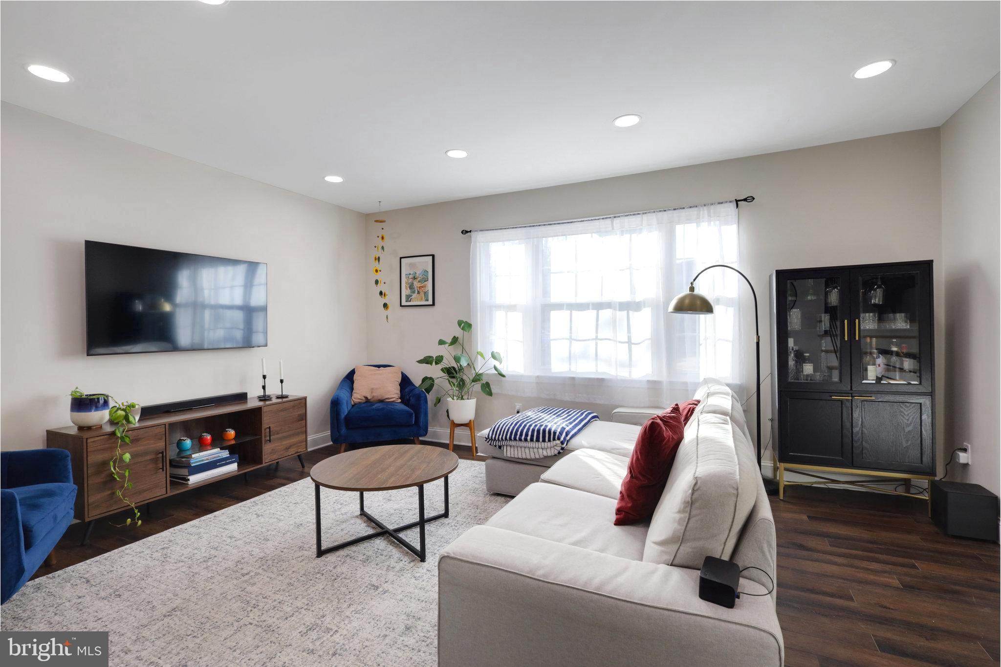 3290 APPLEGATE COURT