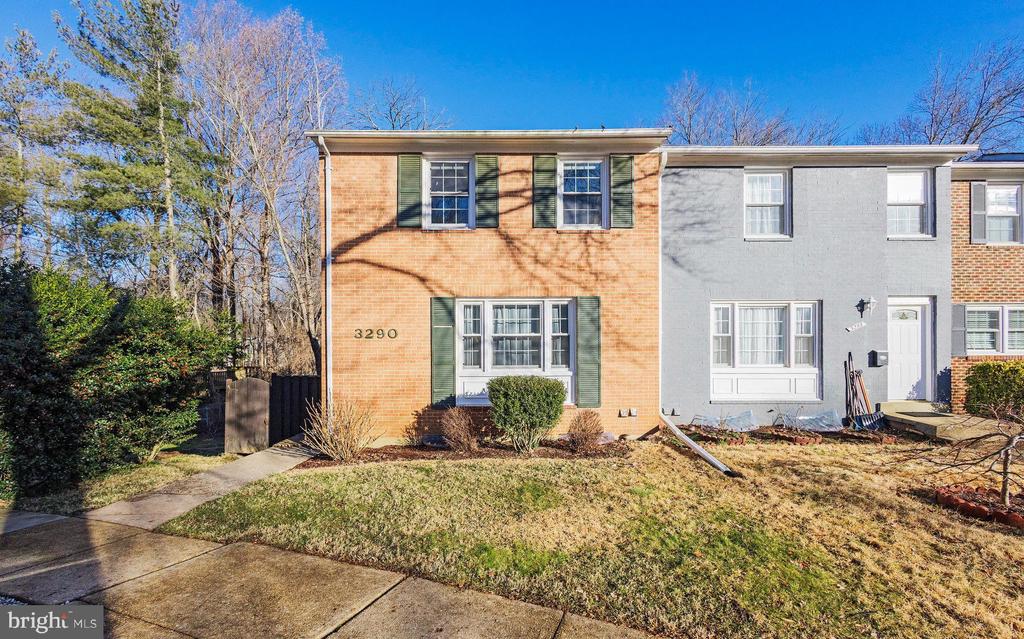 3290 APPLEGATE COURT