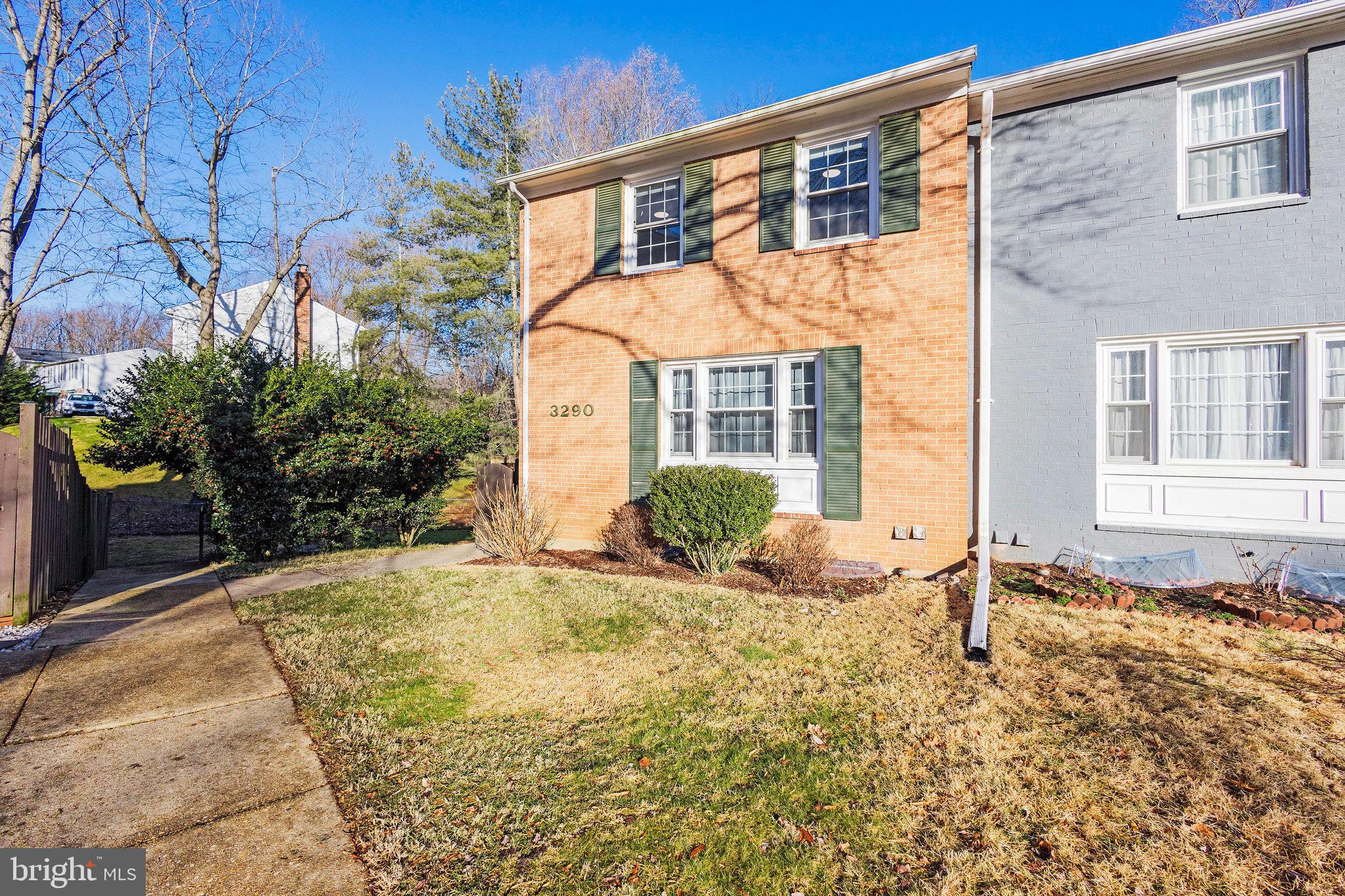 3290 APPLEGATE COURT