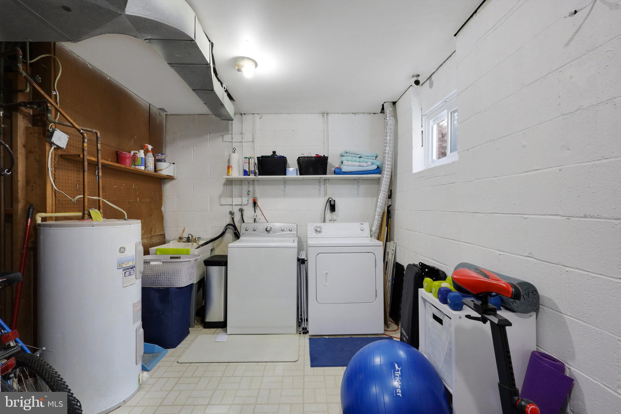 3290 APPLEGATE COURT