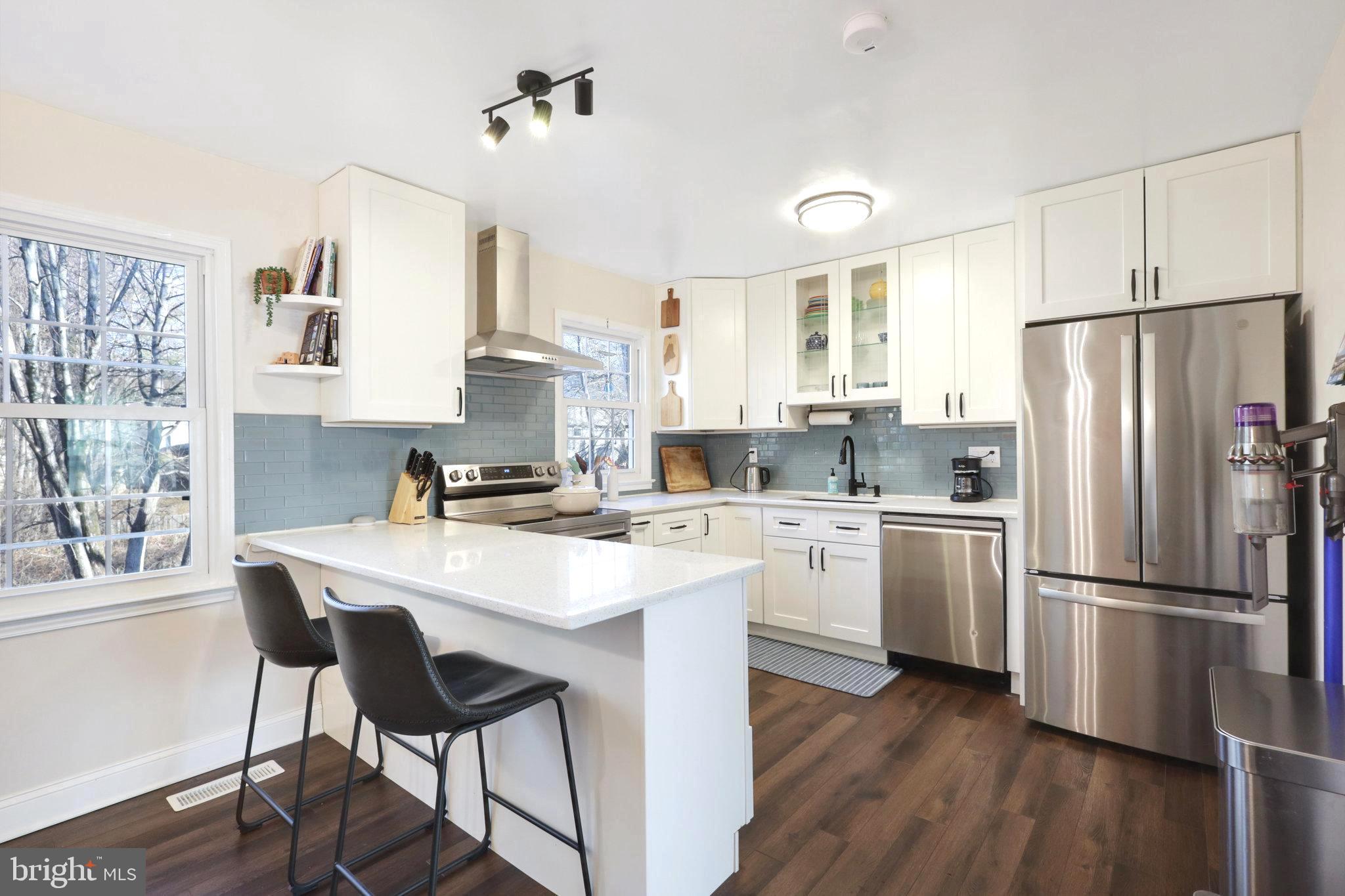 3290 APPLEGATE COURT