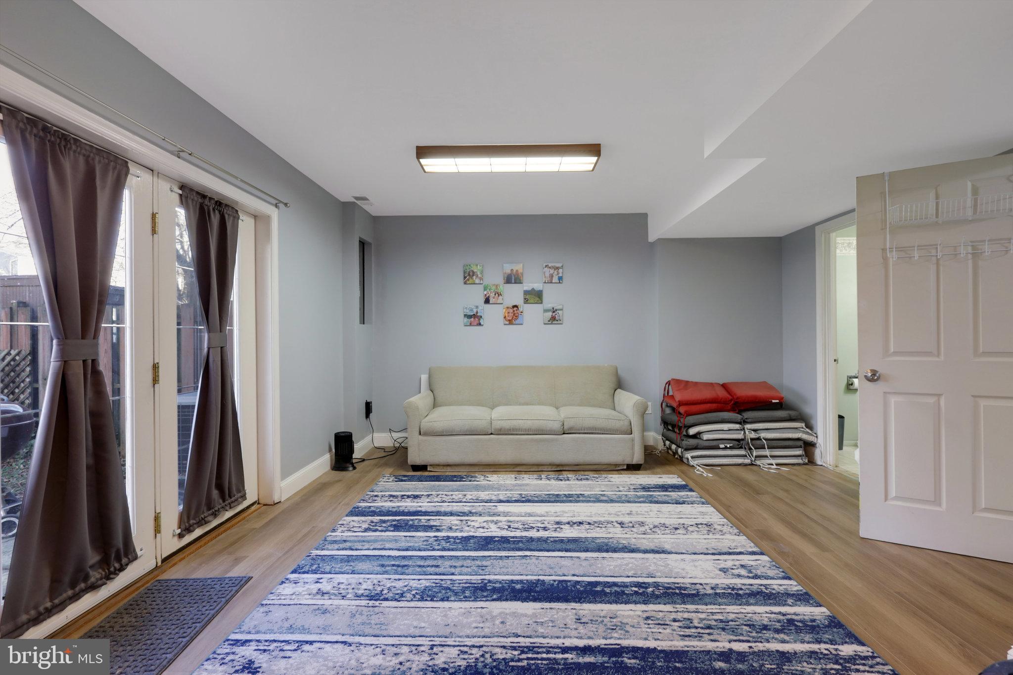 3290 APPLEGATE COURT