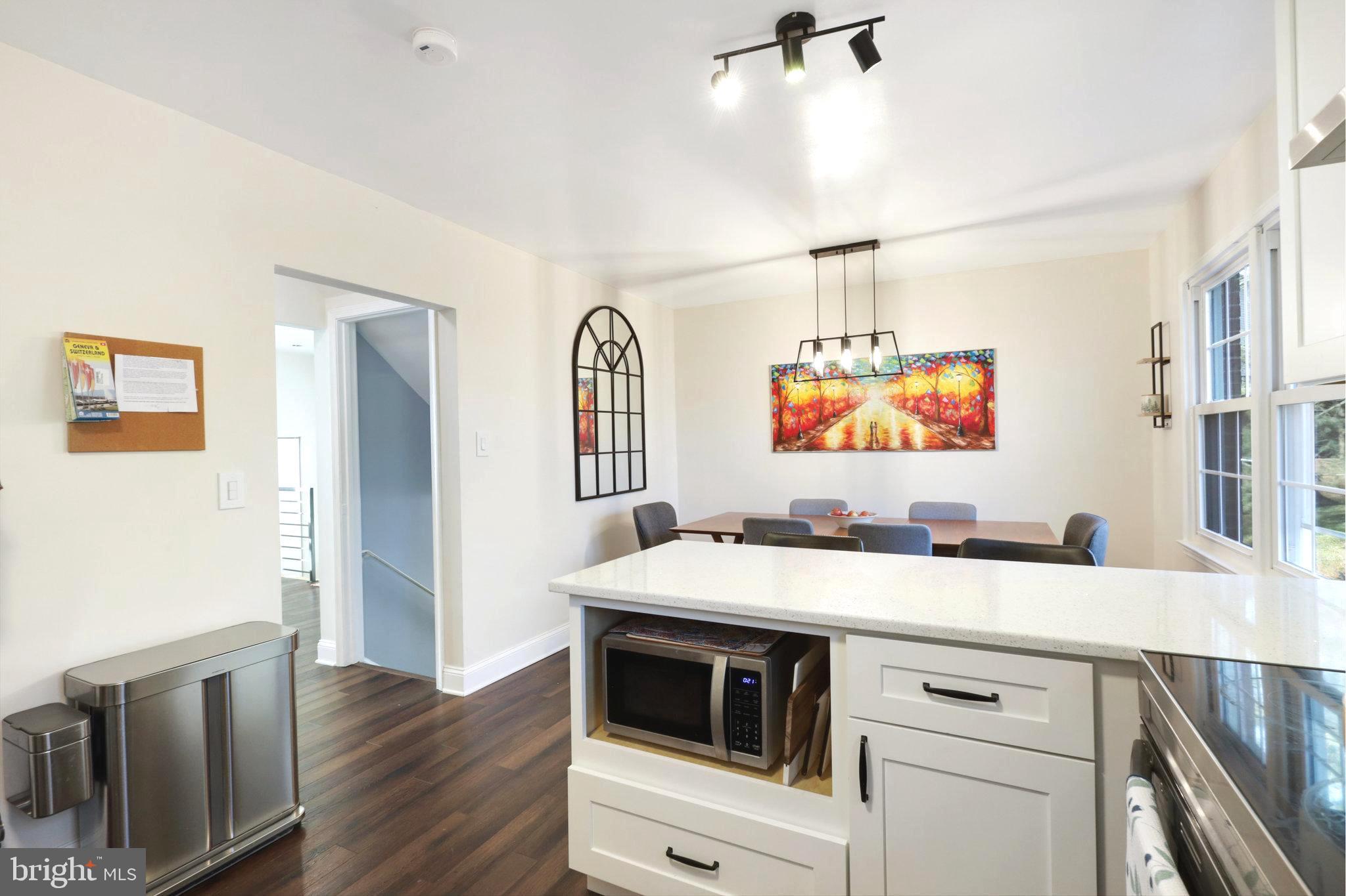 3290 APPLEGATE COURT