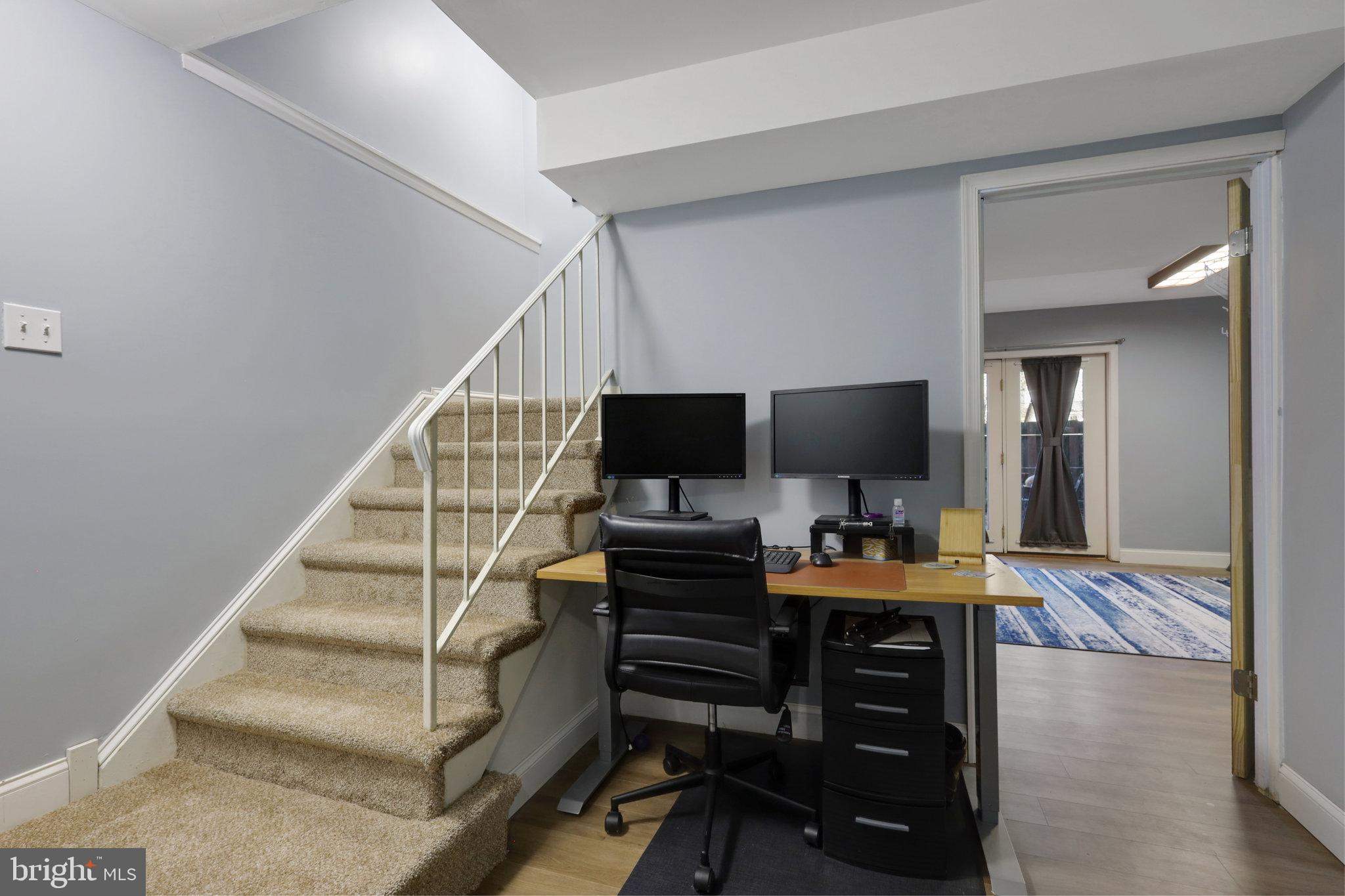 3290 APPLEGATE COURT