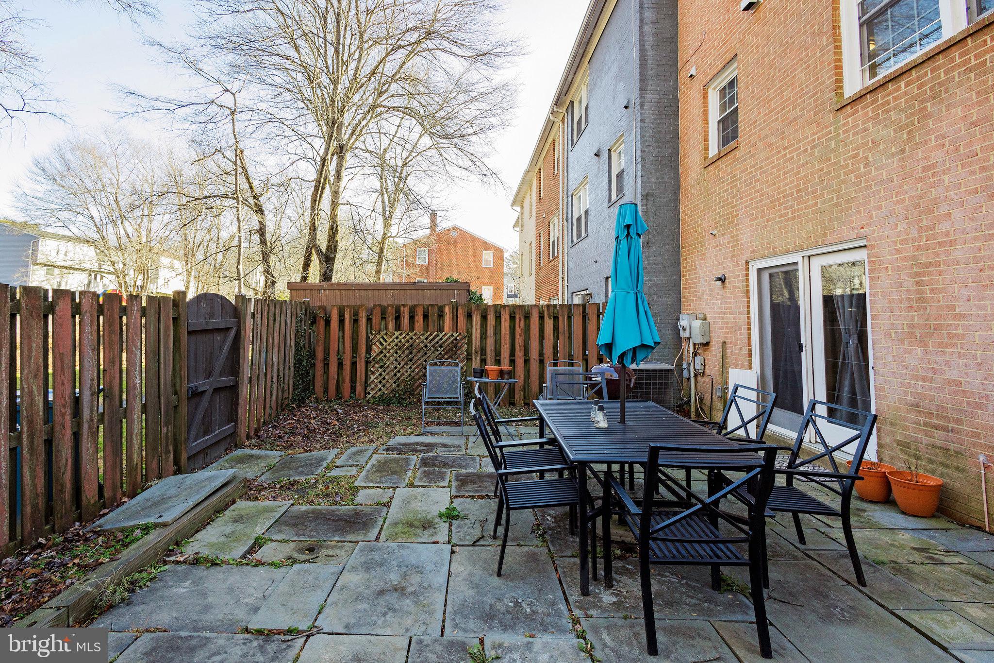 3290 APPLEGATE COURT