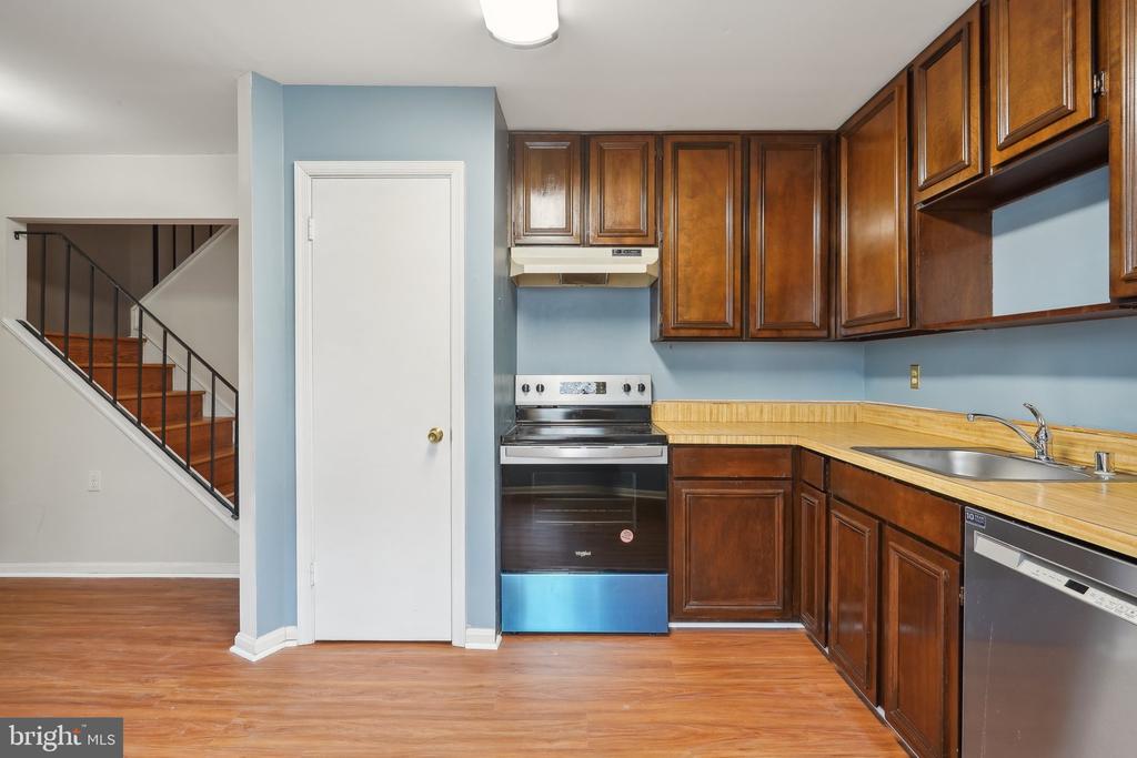 10258 QUIET POND TER