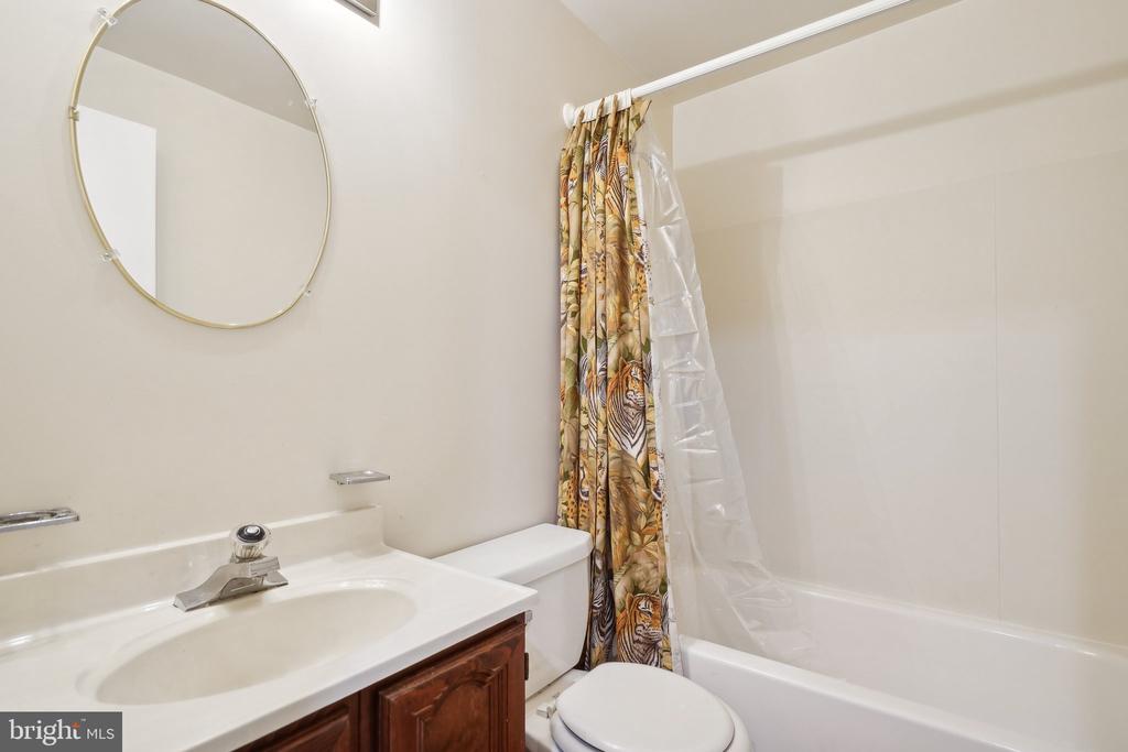 10258 QUIET POND TER