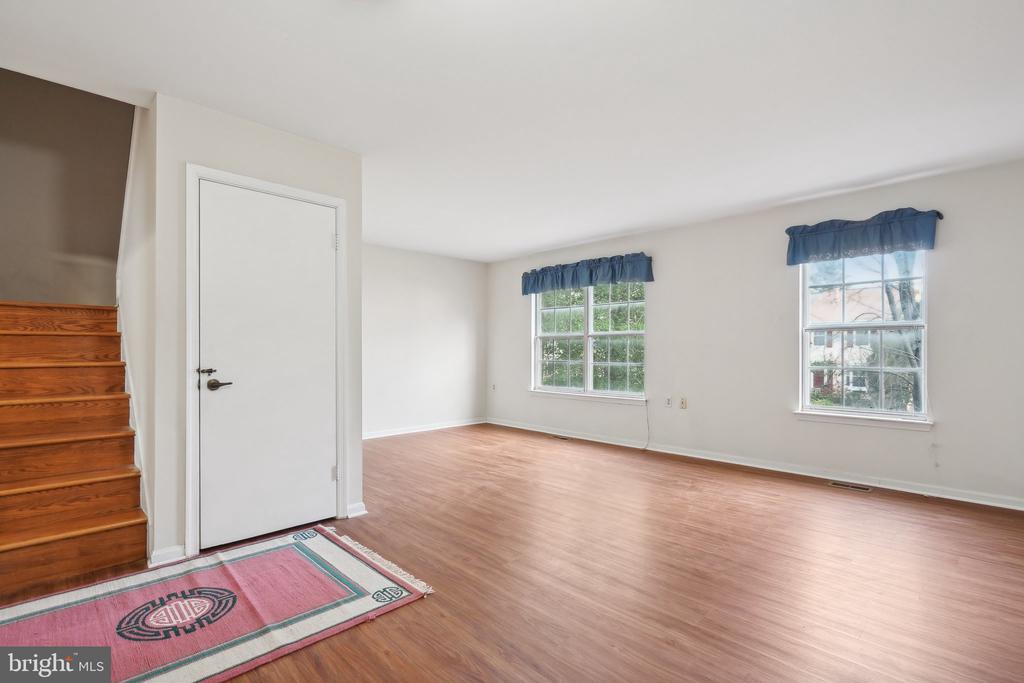 10258 QUIET POND TER