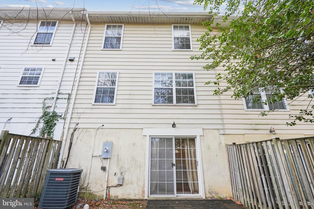 10258 QUIET POND TER