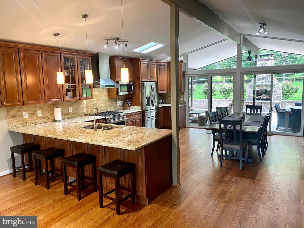 1310 Westhills Ln