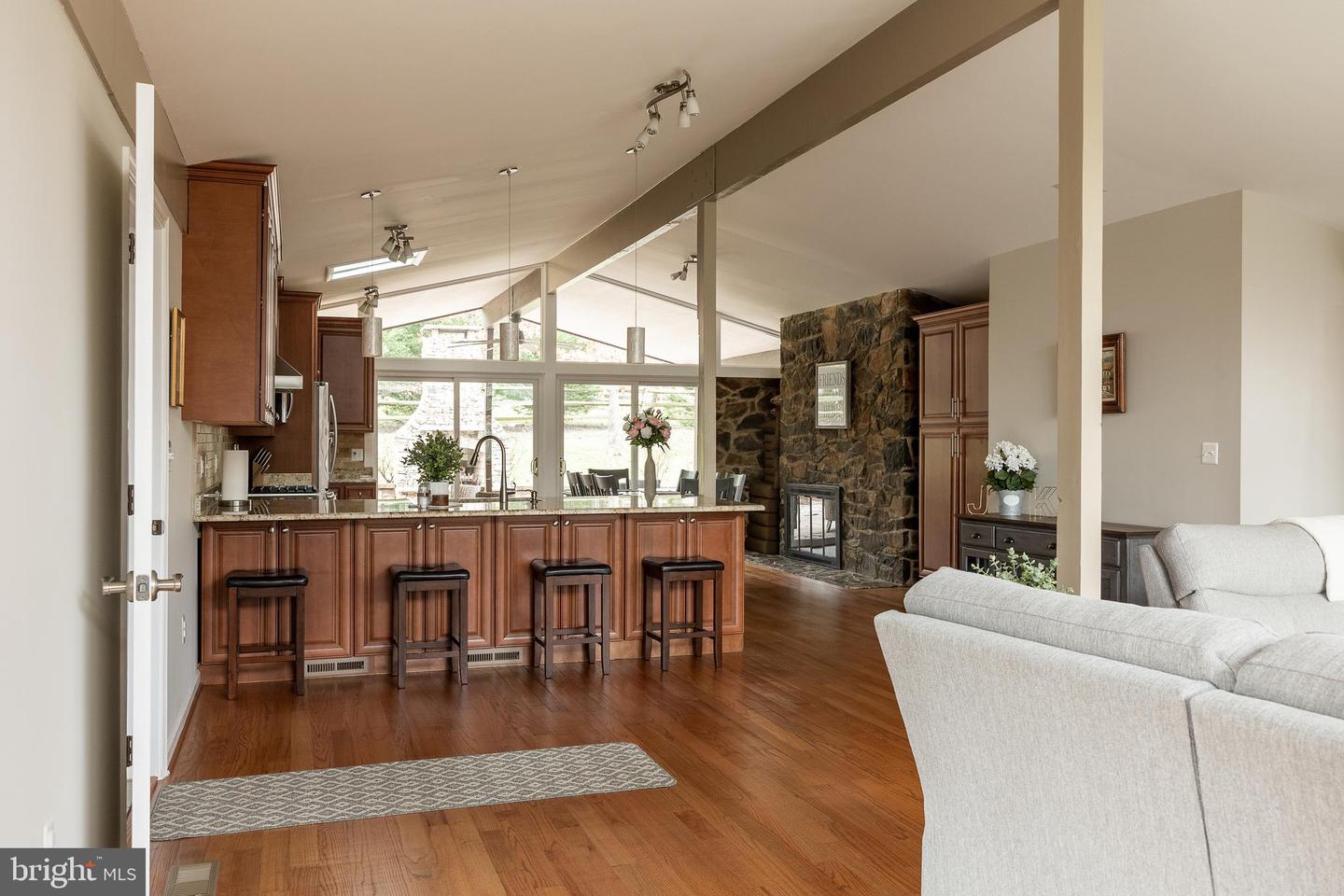 1310 Westhills Ln