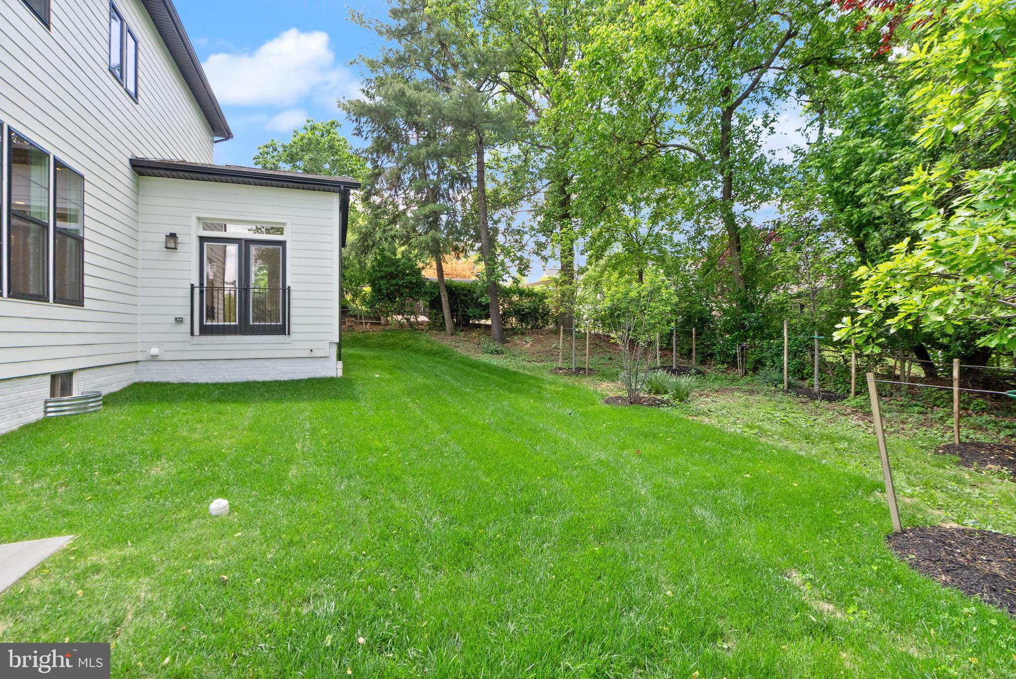2238 HIGHLAND AVENUE