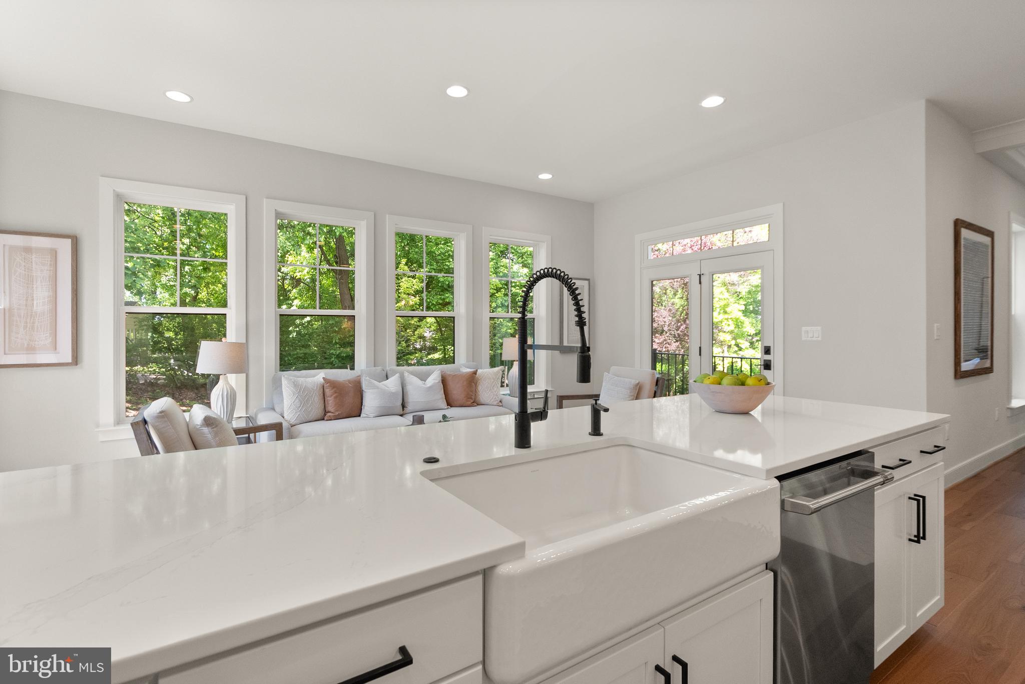 2238 HIGHLAND AVENUE
