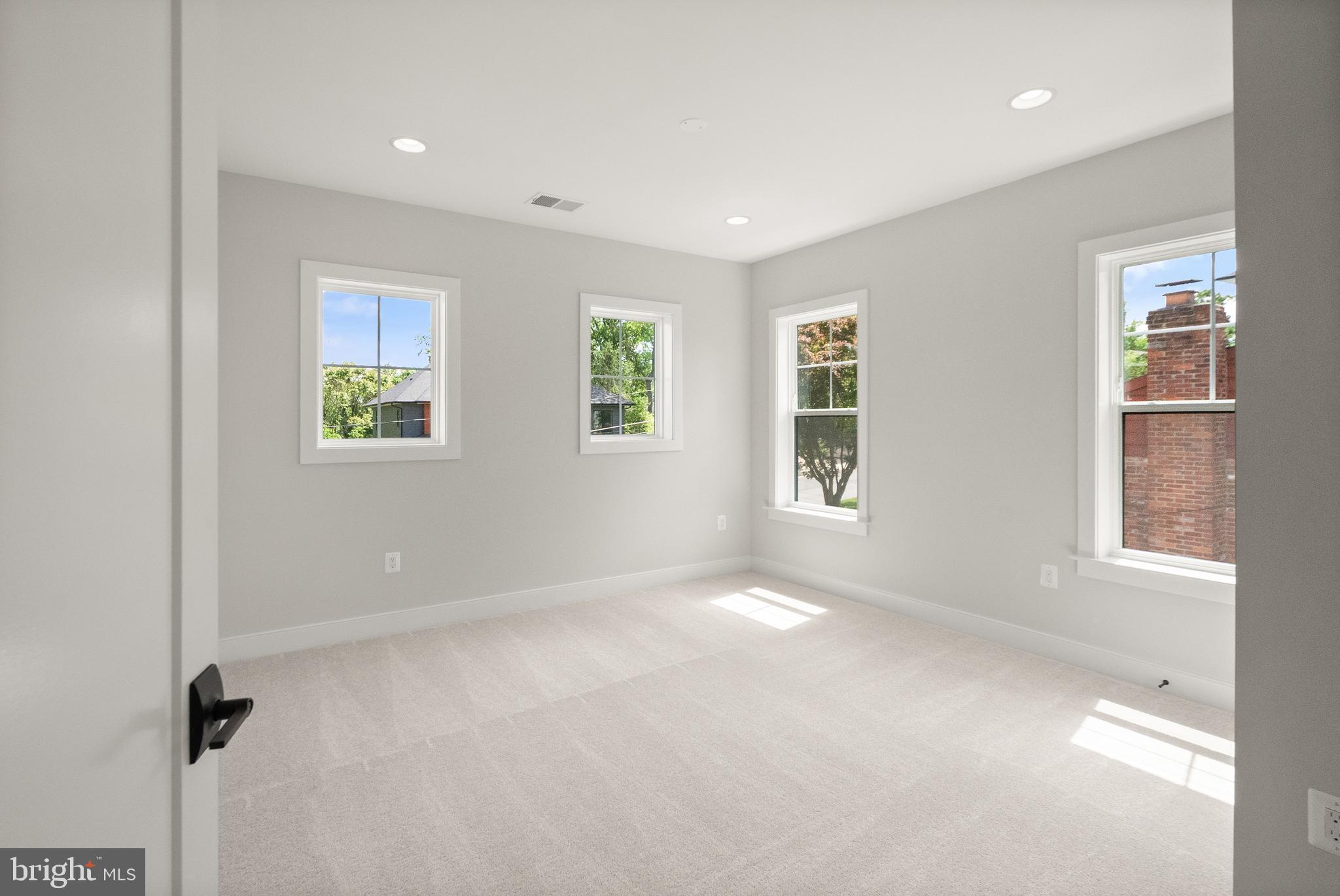2238 HIGHLAND AVENUE