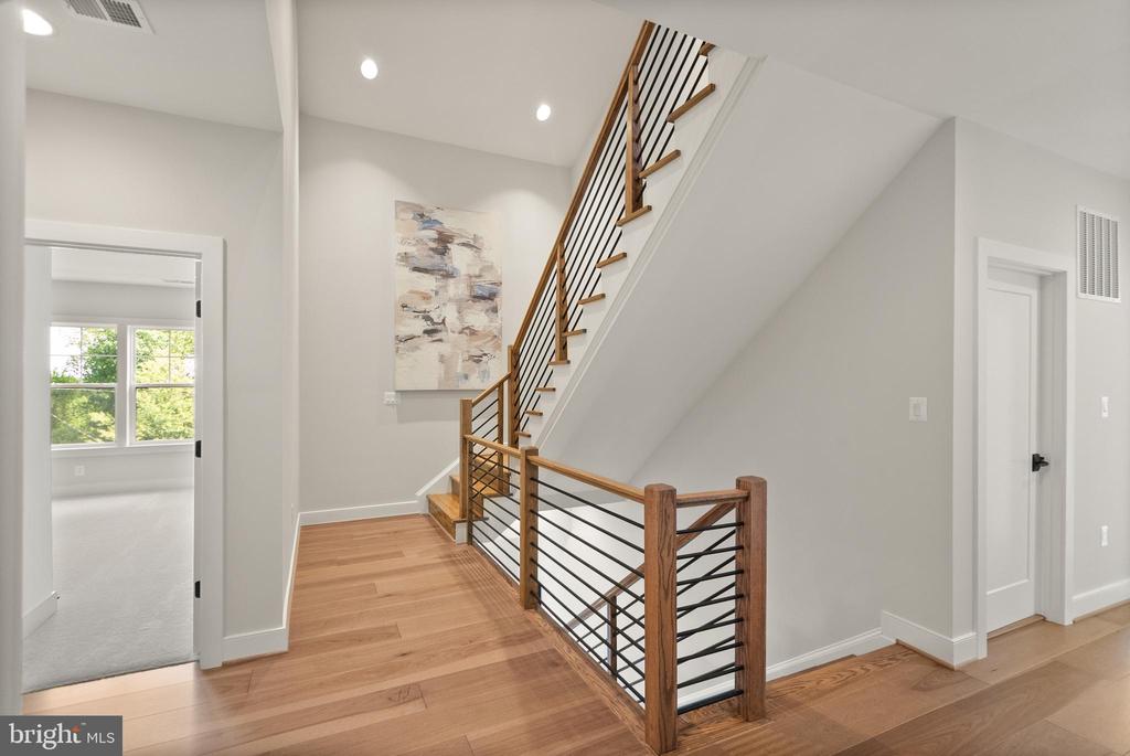 2238 HIGHLAND AVENUE