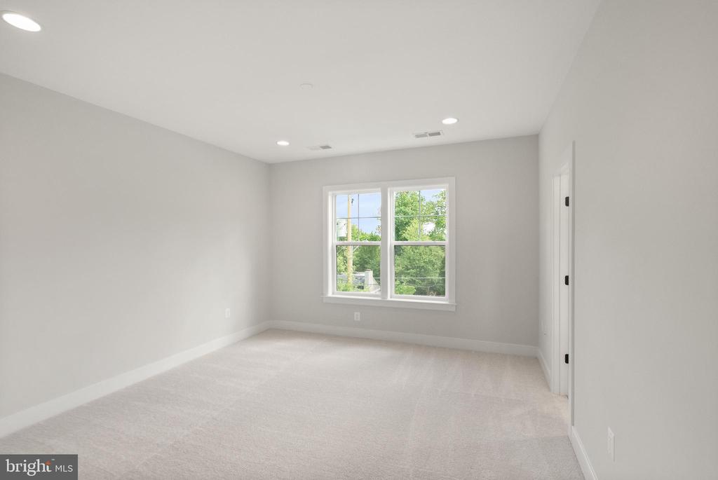2238 HIGHLAND AVENUE