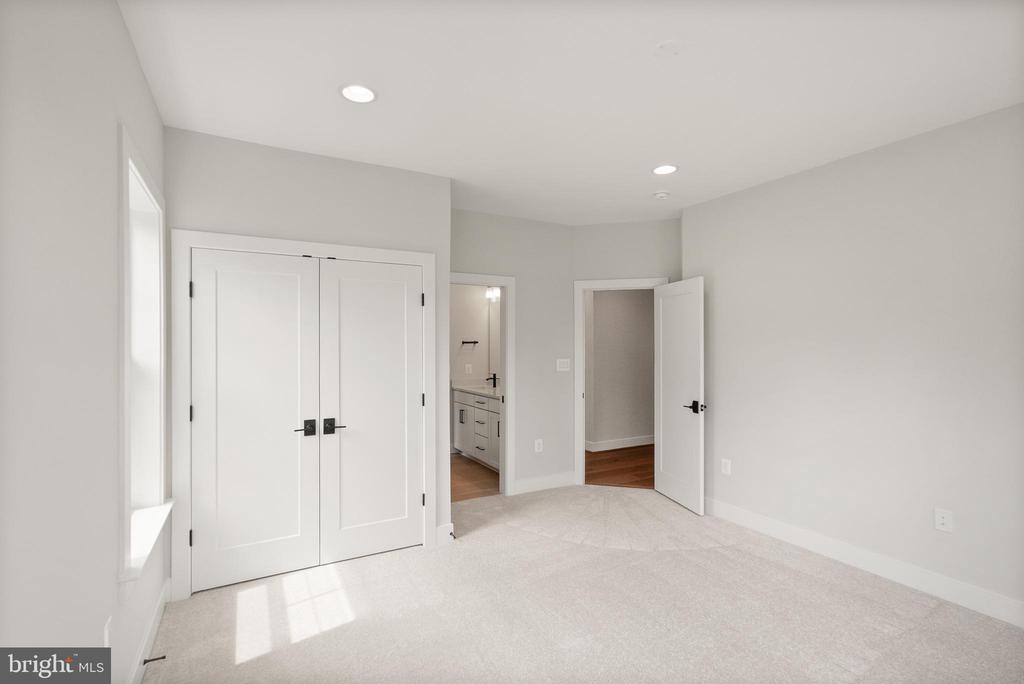 2238 HIGHLAND AVENUE