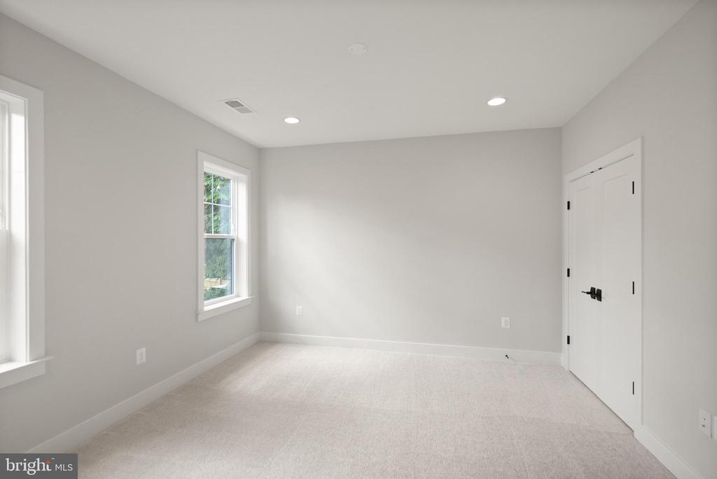 2238 HIGHLAND AVENUE