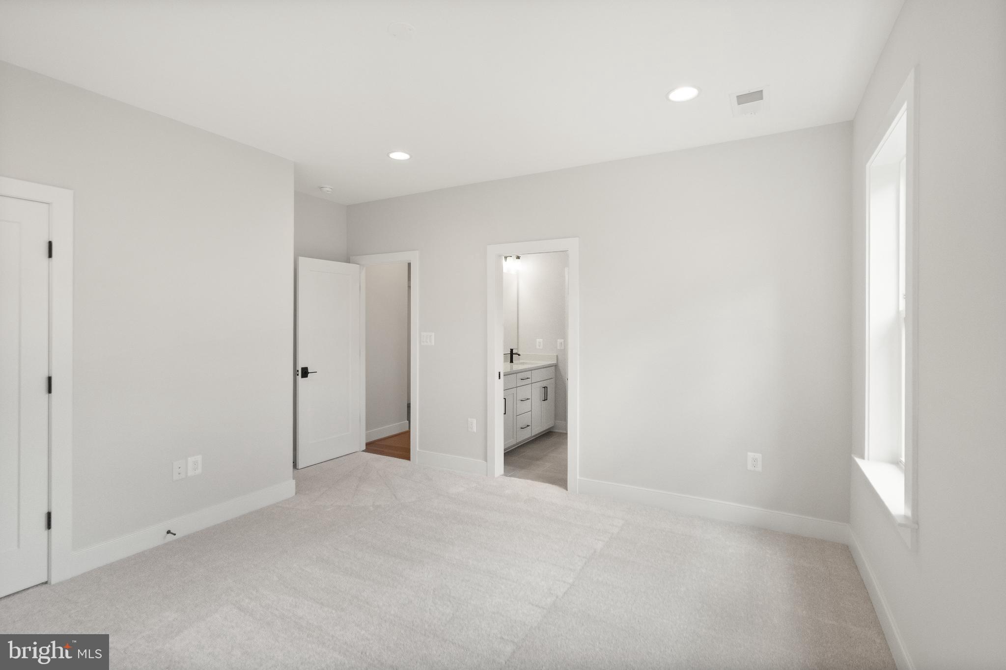 2238 HIGHLAND AVENUE