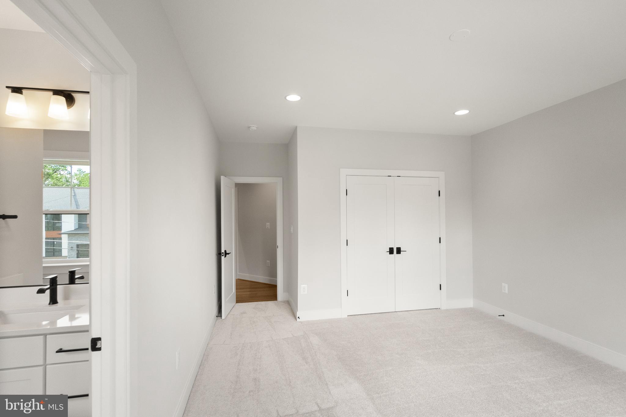 2238 HIGHLAND AVENUE